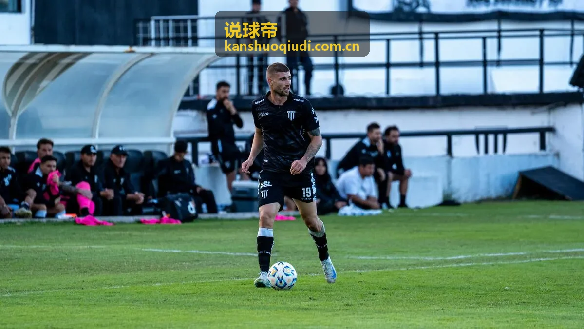 说球帝本周战术热点：低位防守中的双后腰保护